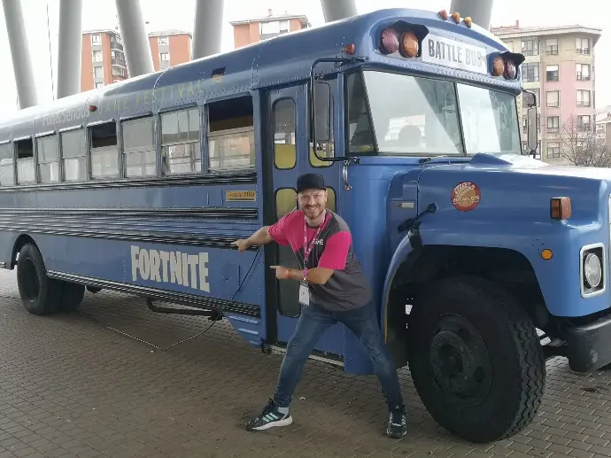 Edelmix DJ en autobús de Fornite