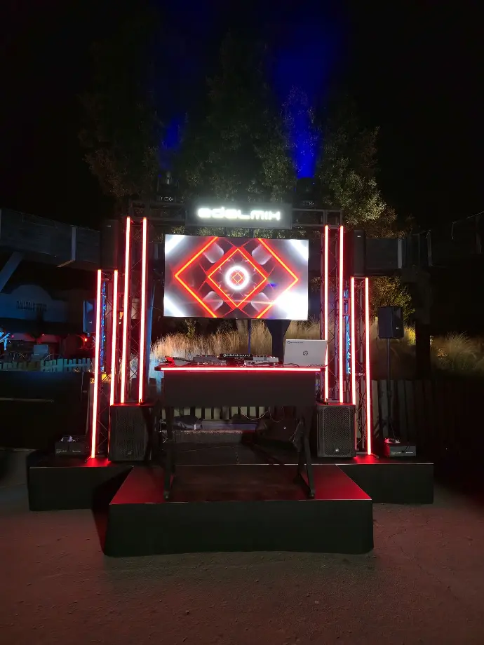 discoteca con dj al aire libre